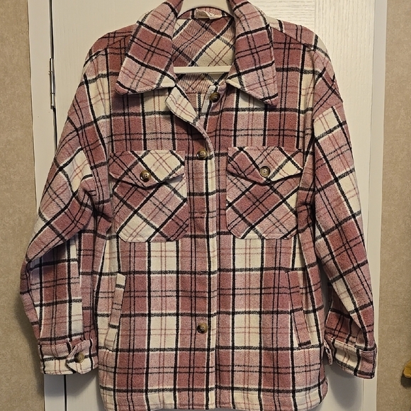 new in Jackets & Blazers - Ladies MD New In shacket plaid